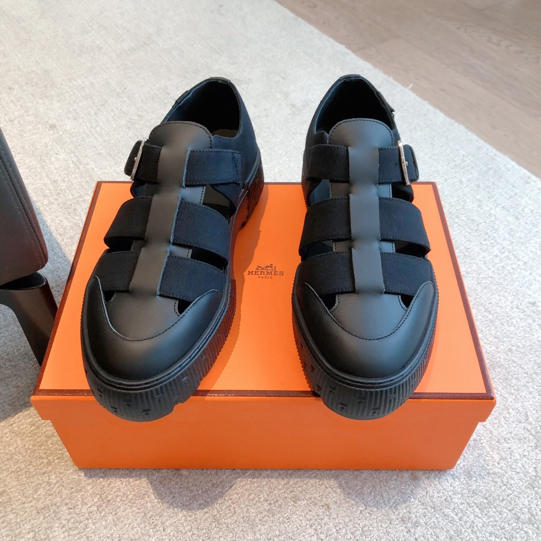 ua H**mes item sandal