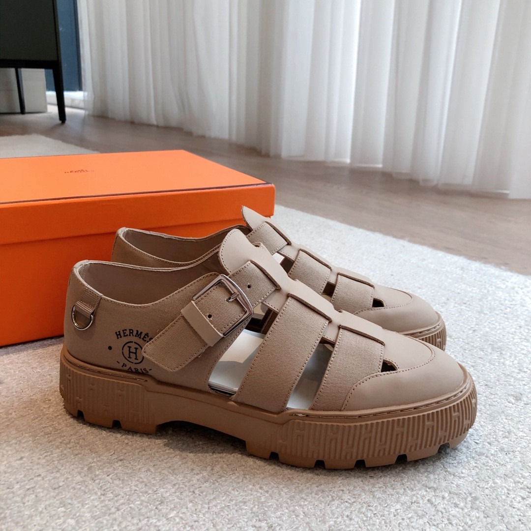 ua H**mes item sandal