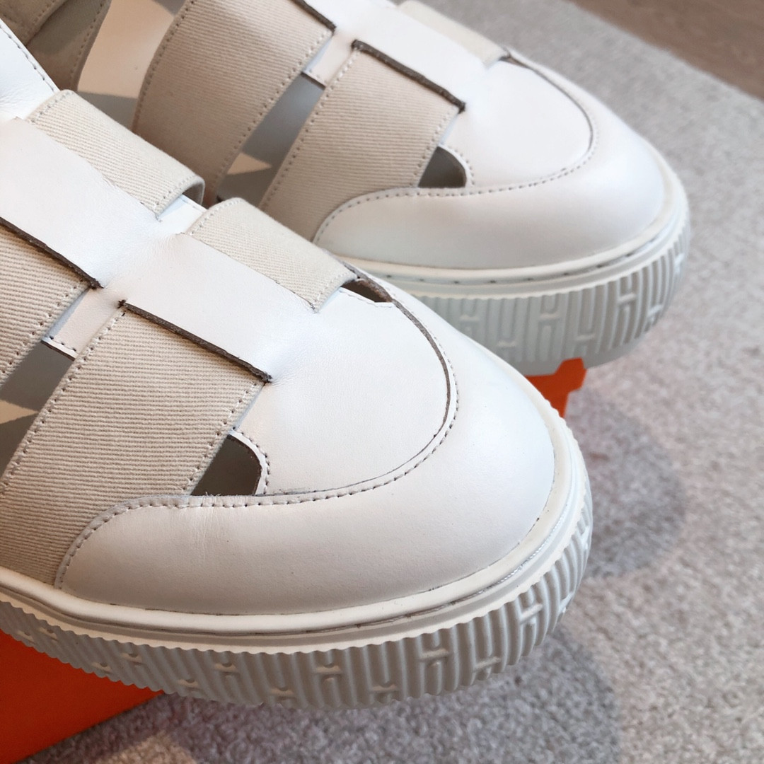 ua H**mes item sandal