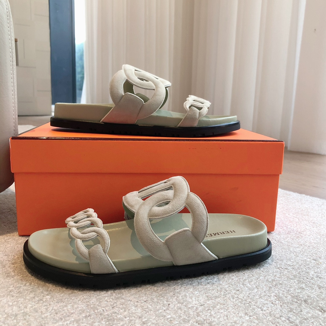 ua H**mes extra sandal