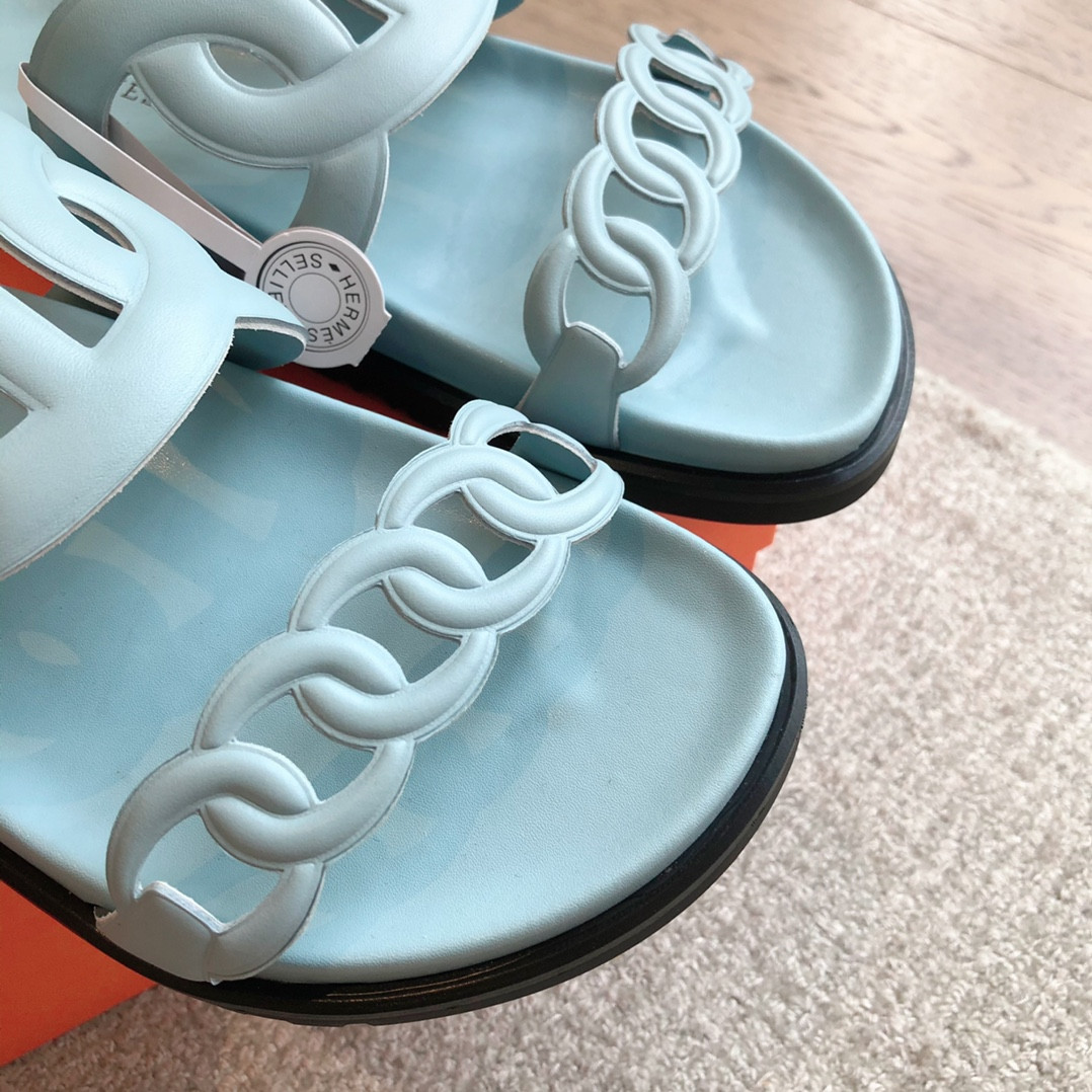 ua H**mes extra sandal