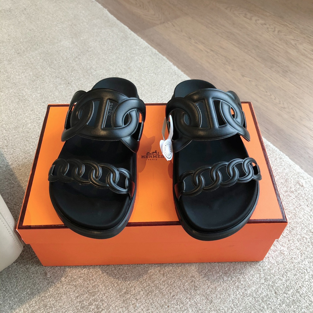 ua H**mes extra sandal
