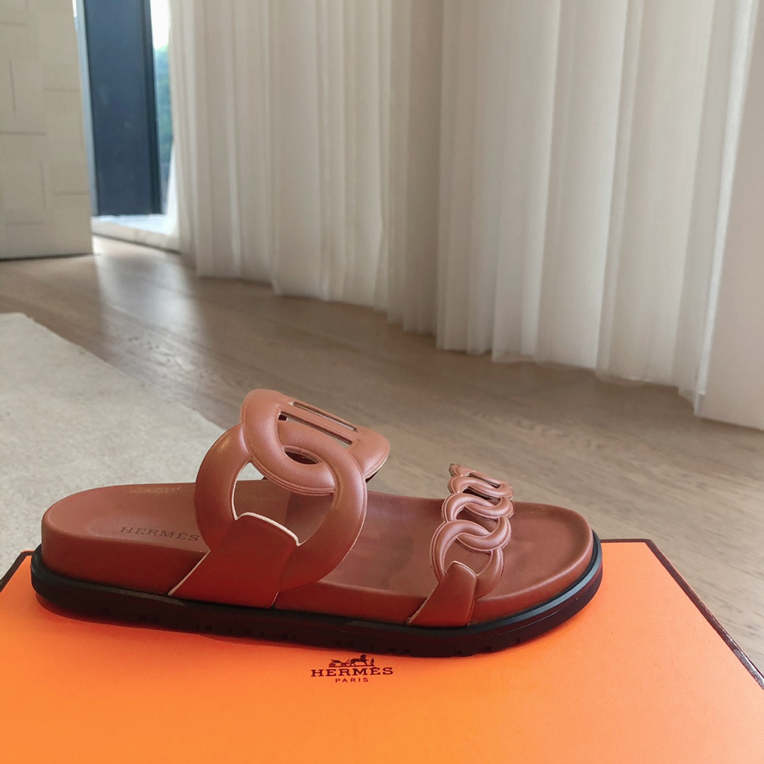 ua H**mes extra sandal
