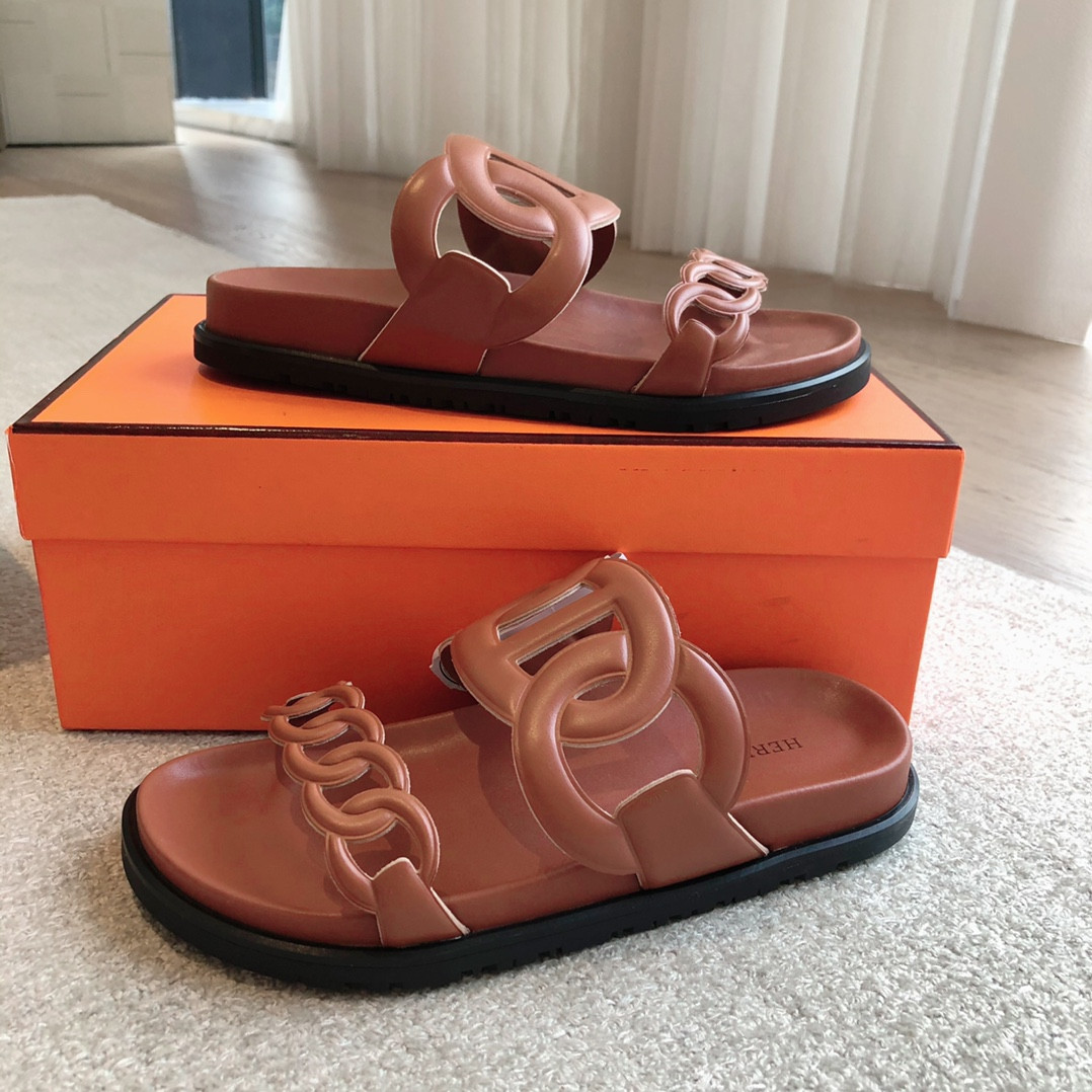 ua H**mes extra sandal