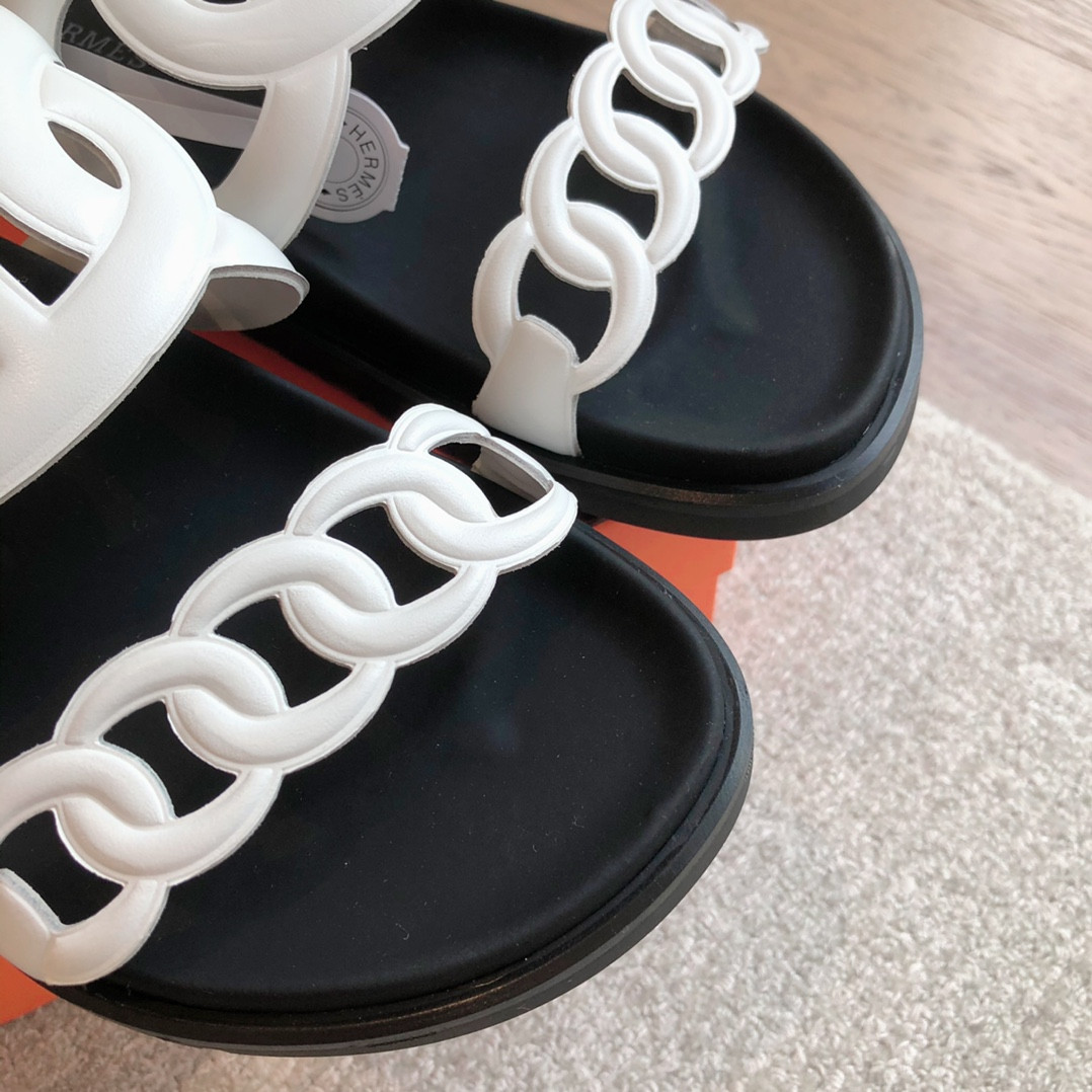 ua H**mes extra sandal