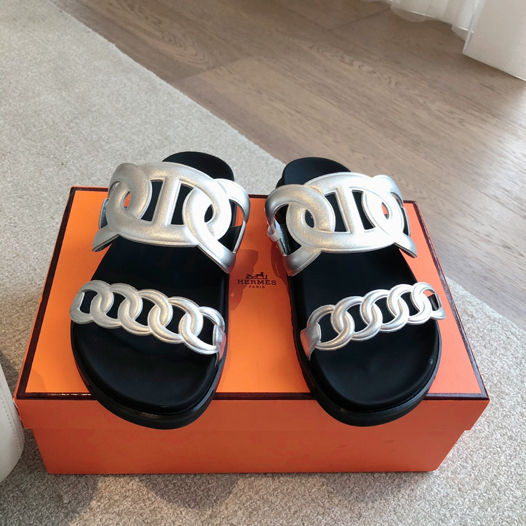 ua H**mes extra sandal