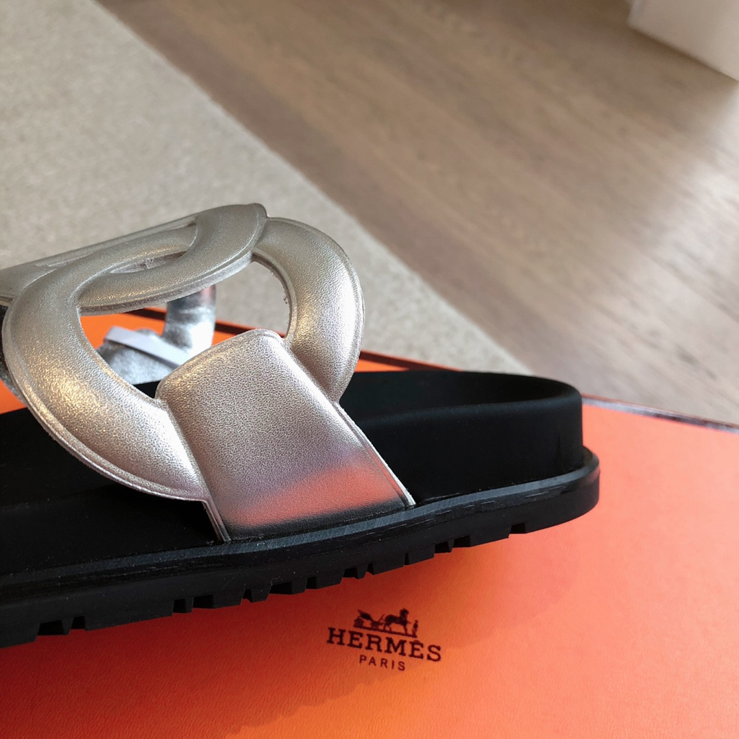 ua H**mes extra sandal