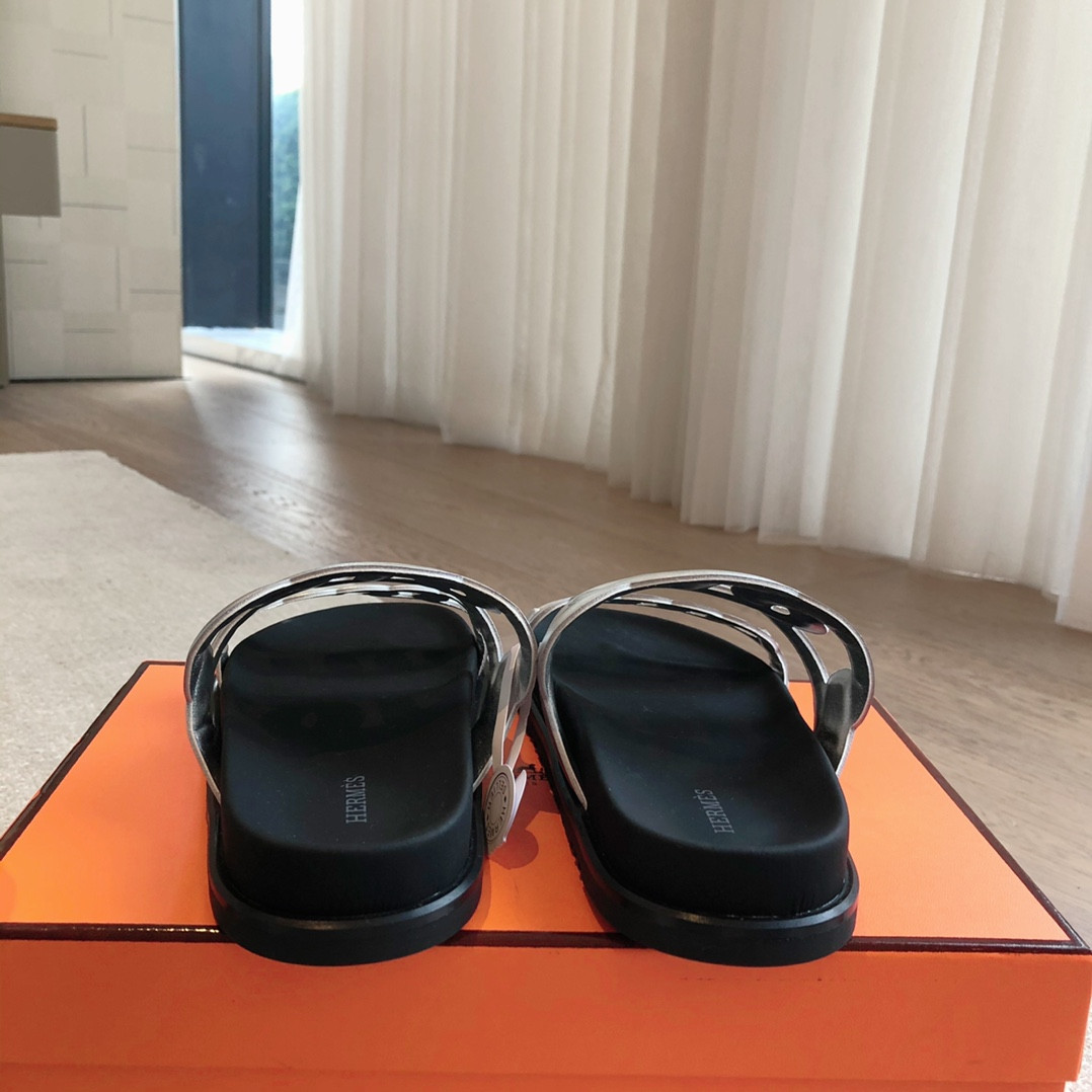 ua H**mes extra sandal