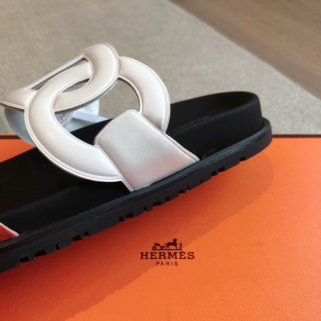 ua H**mes extra sandal