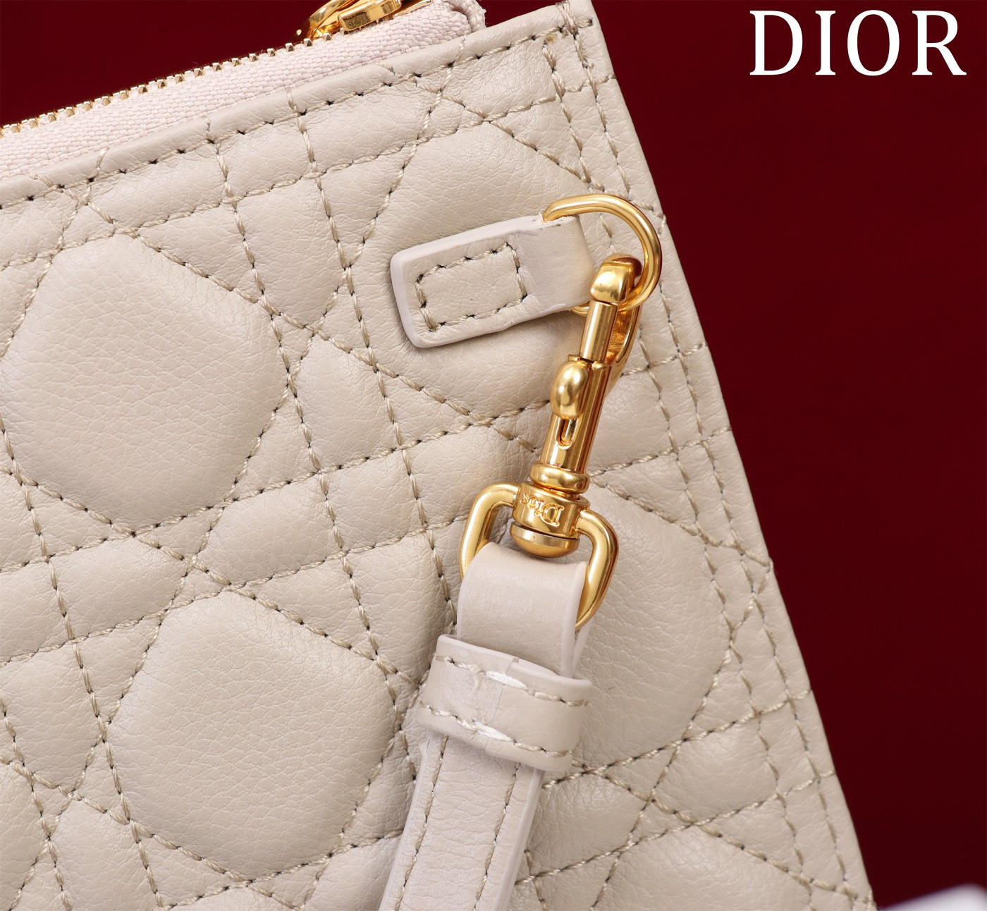 large D*or caro daily pouch 30 x 21.5 cm