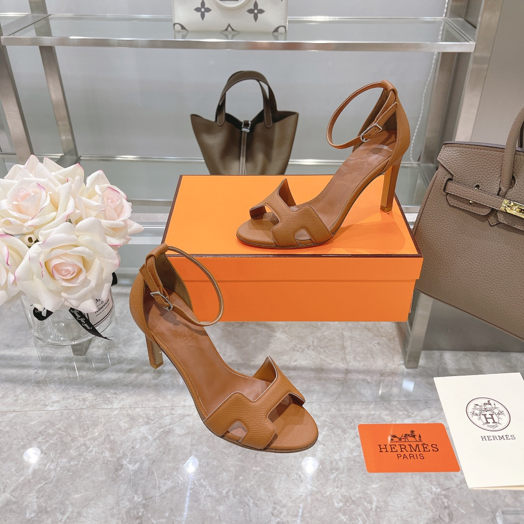ua H**mes heeled sandal