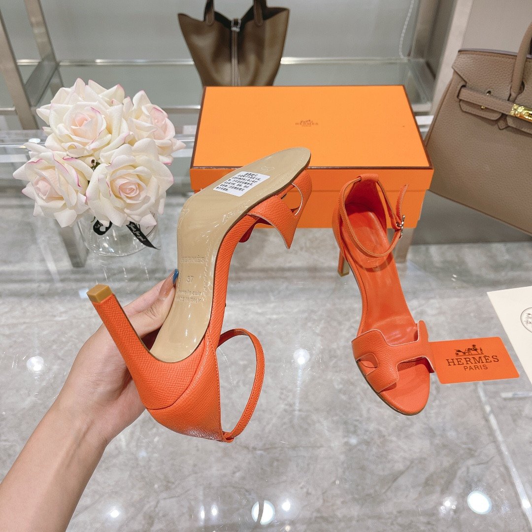 ua H**mes heeled sandal