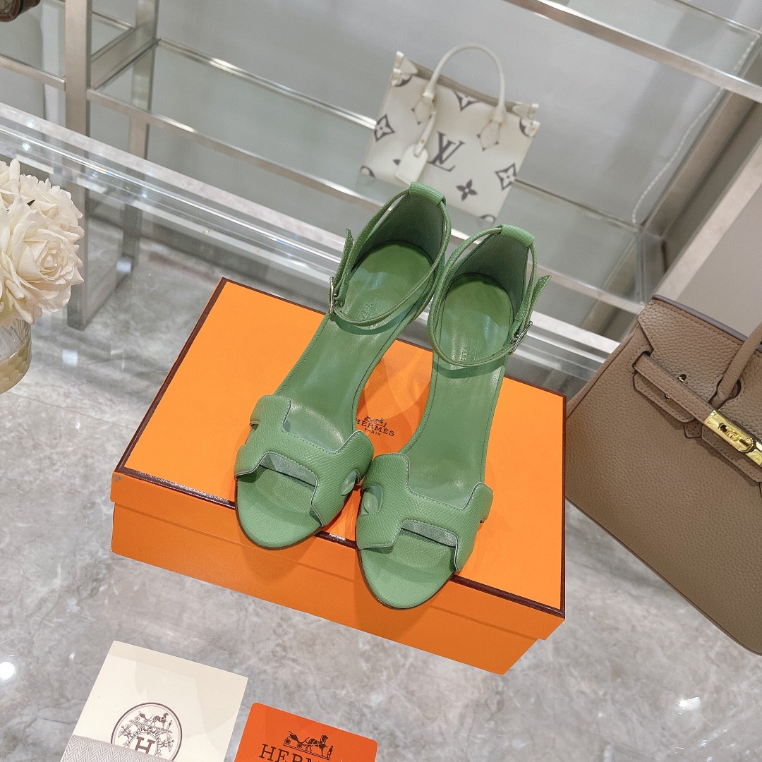ua H**mes heeled sandal