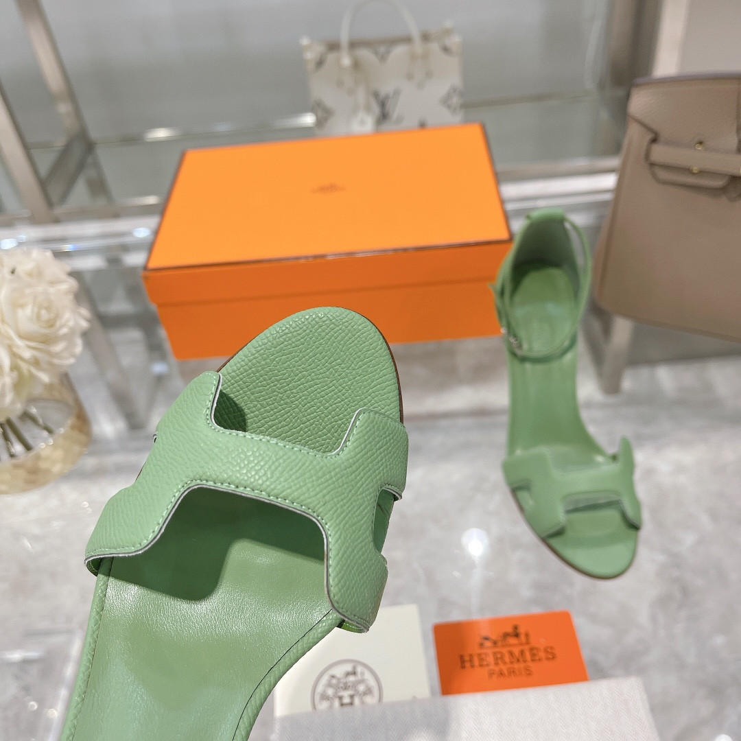 ua H**mes heeled sandal