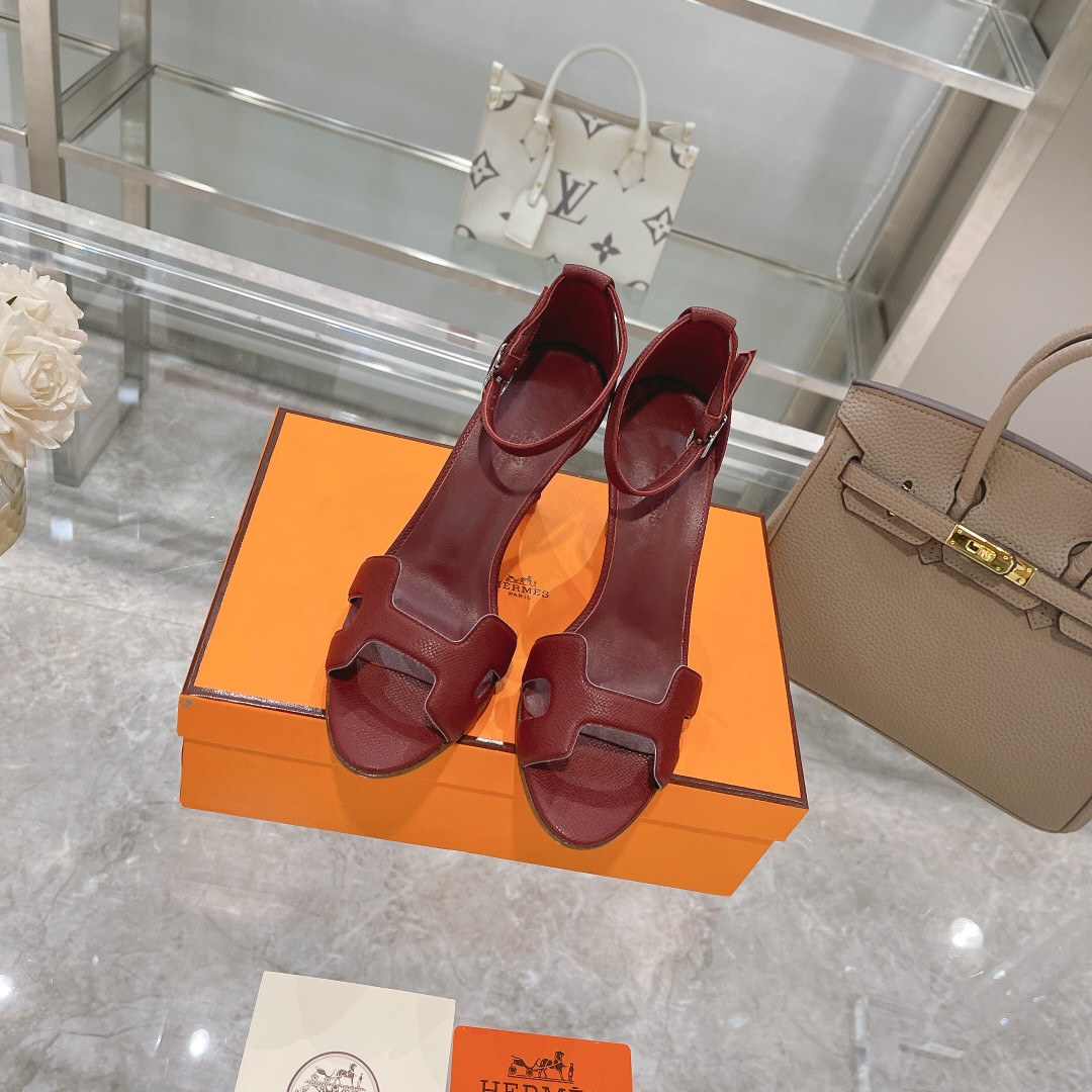 ua H**mes heeled sandal