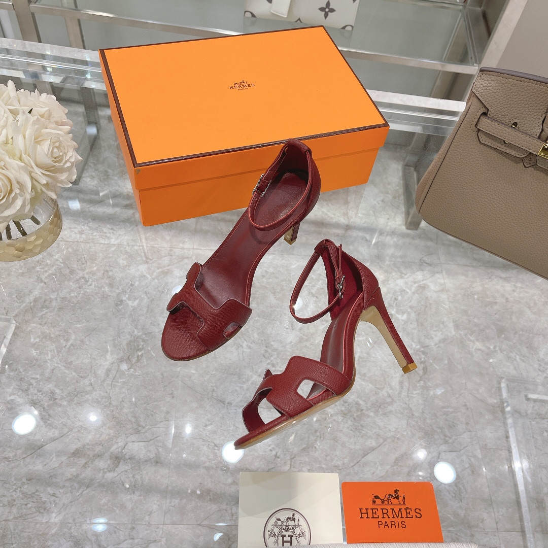 ua H**mes heeled sandal