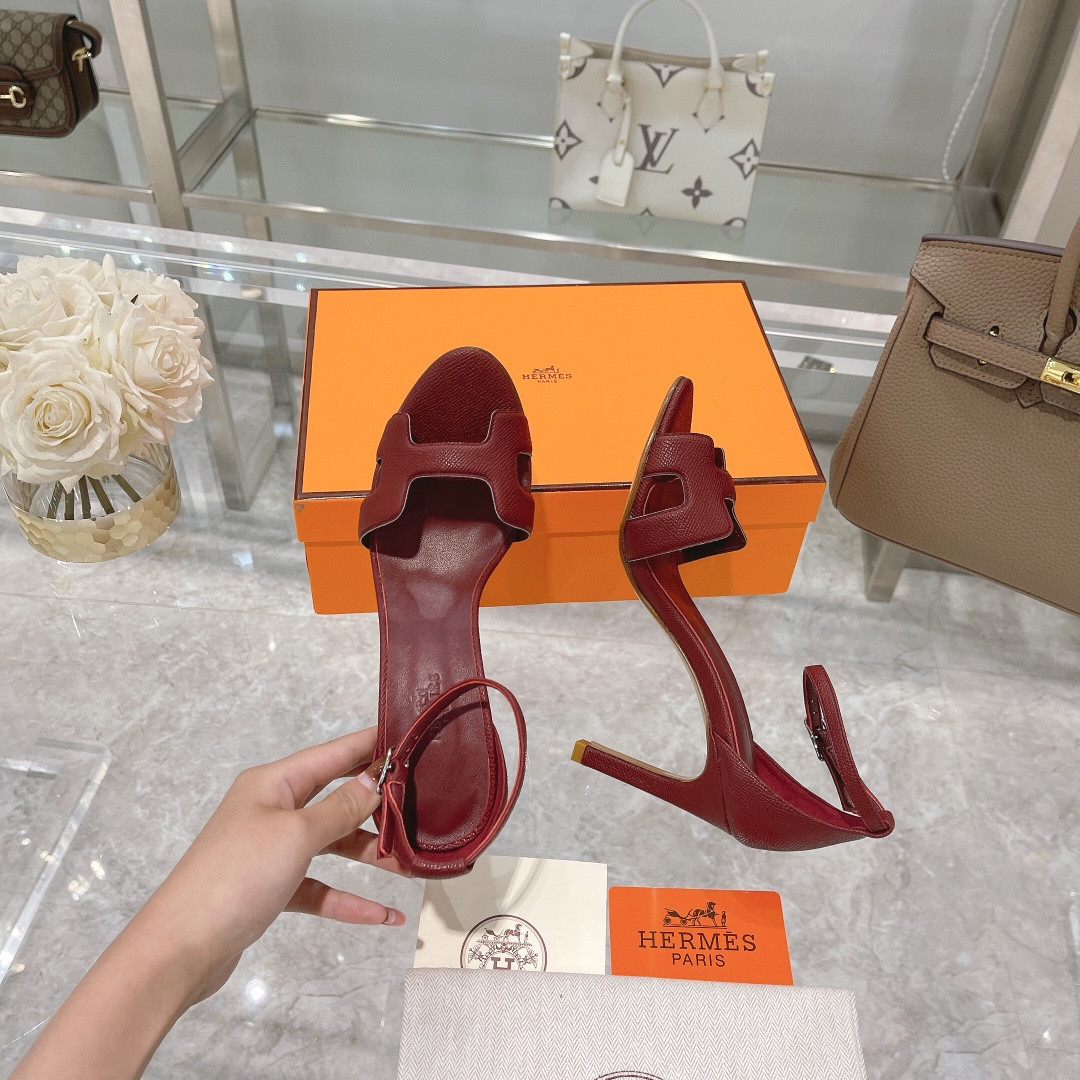 ua H**mes heeled sandal