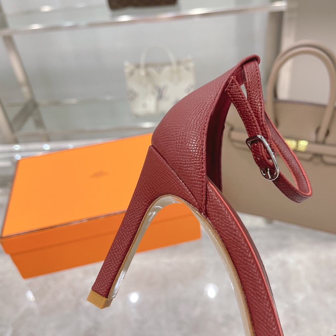 ua H**mes heeled sandal