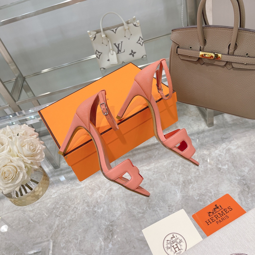 ua H**mes heeled sandal