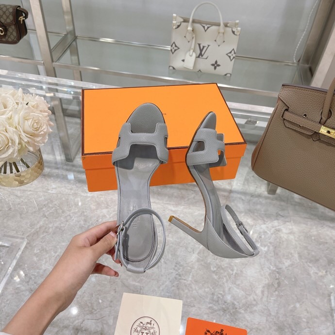 ua H**mes heeled sandal