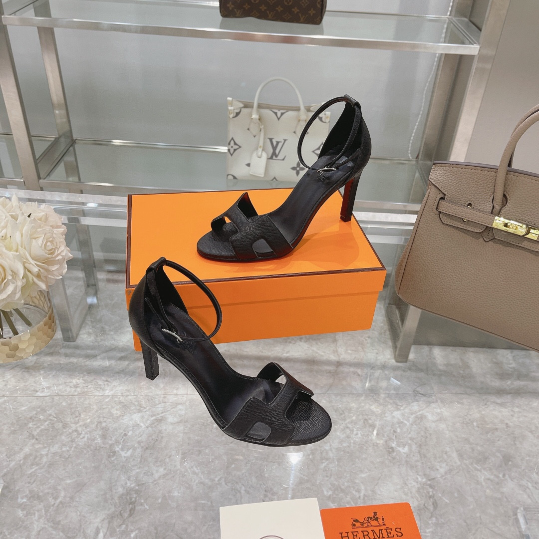 ua H**mes heeled sandal