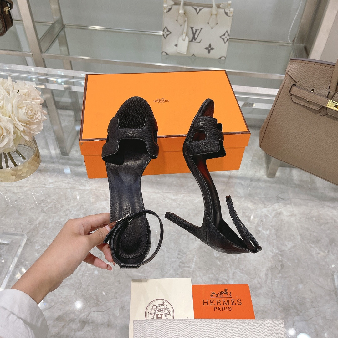 ua H**mes heeled sandal