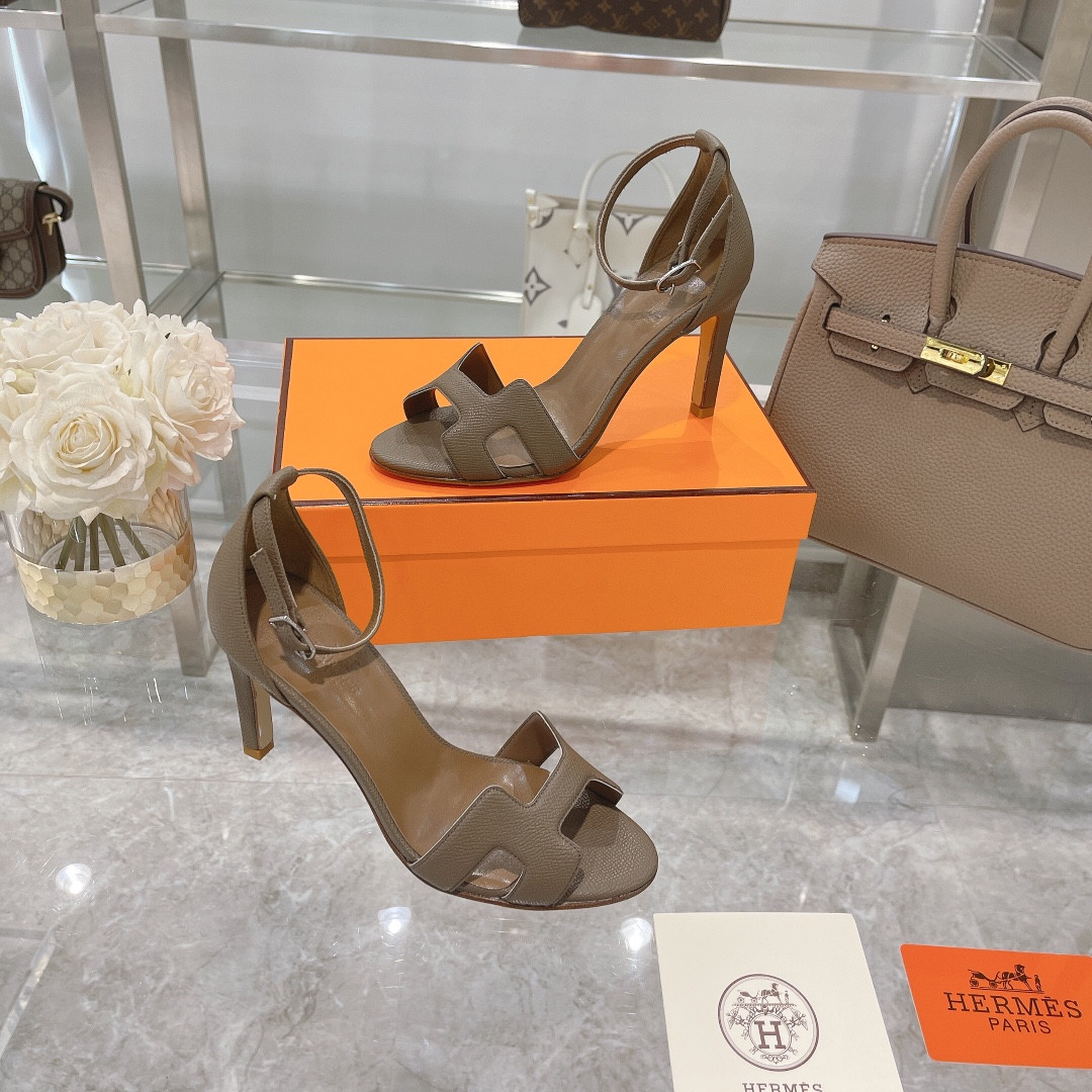 ua H**mes heeled sandal
