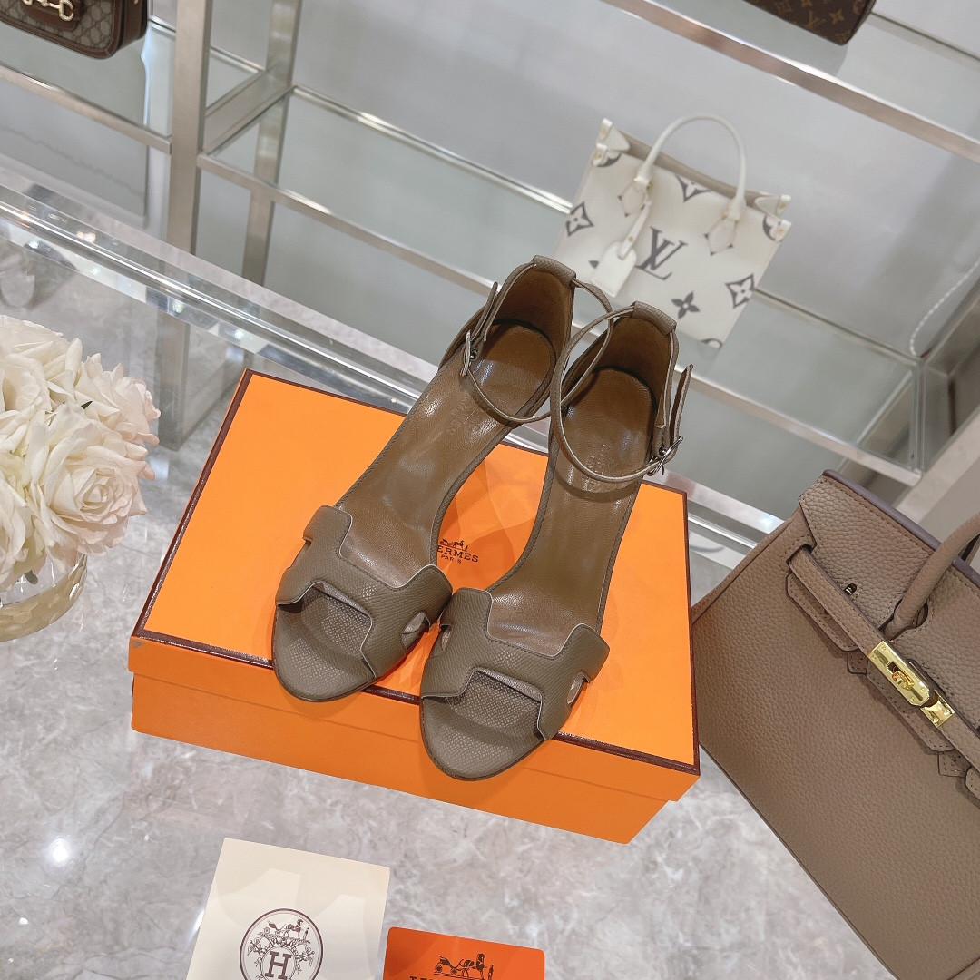 ua H**mes heeled sandal