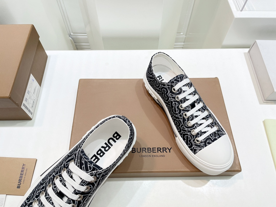 ua B**rry sneakers