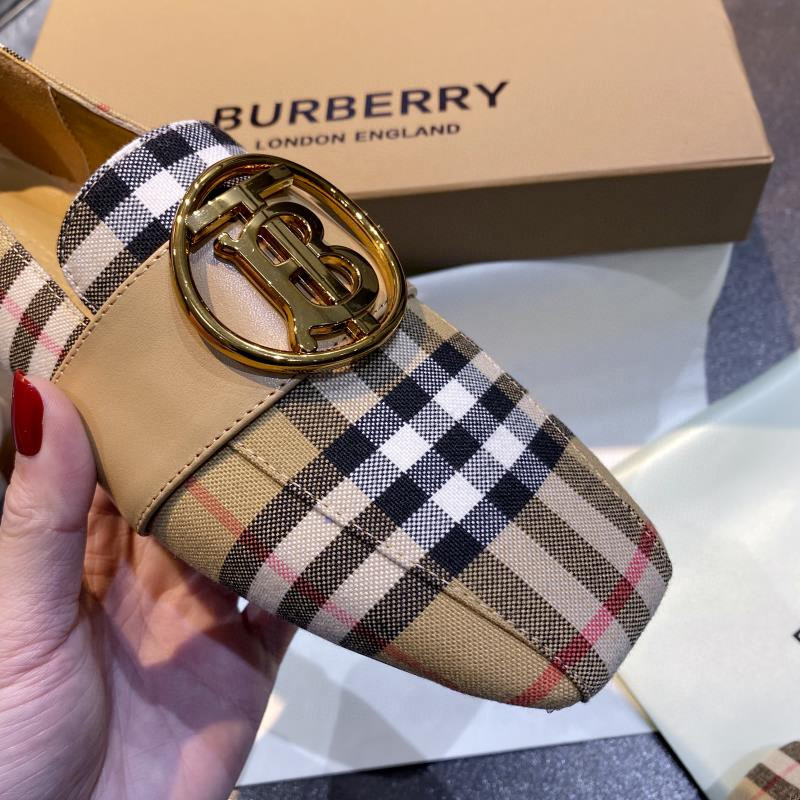 ua B**rry check loafers