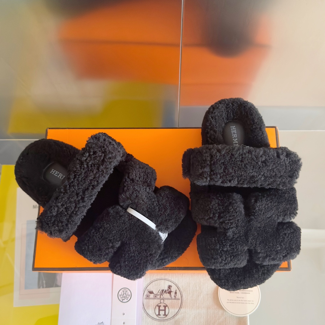 ua H**mes chypre sandal