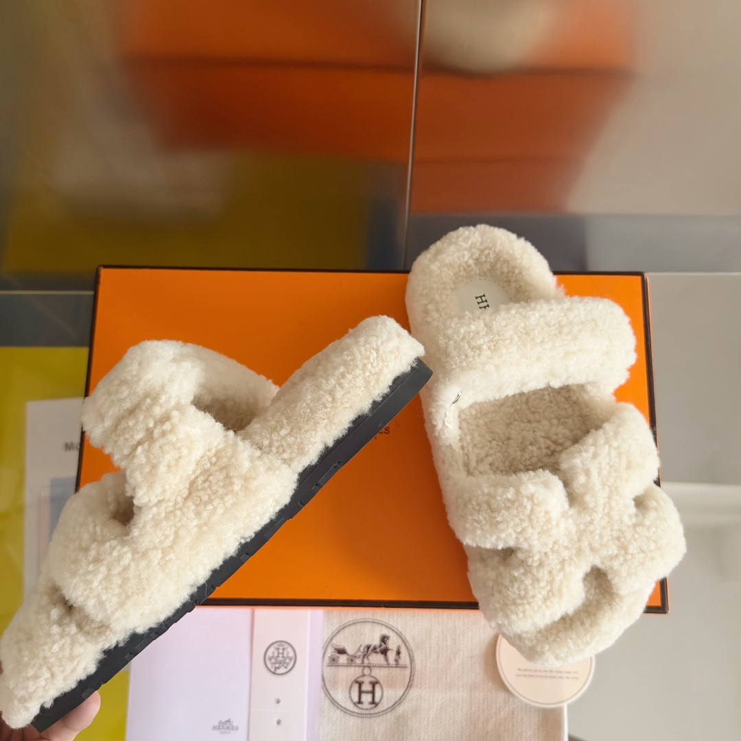 ua H**mes chypre sandal