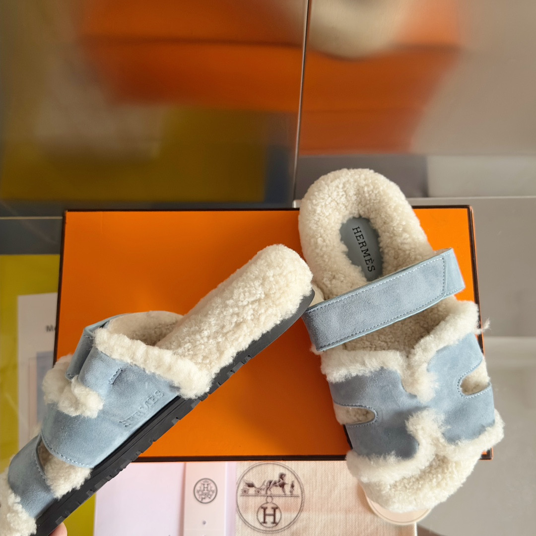 ua H**mes chypre sandal
