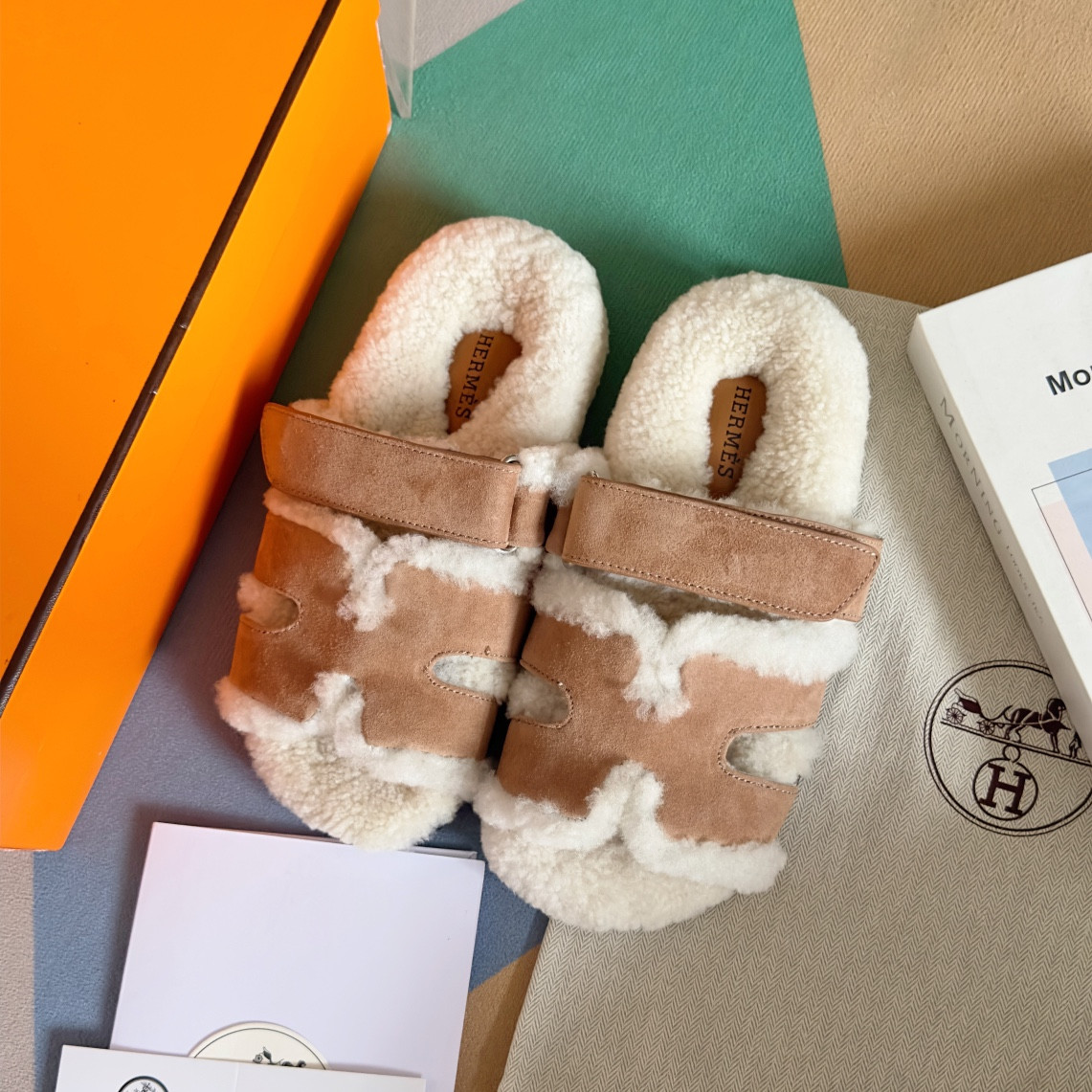 ua H**mes chypre sandal