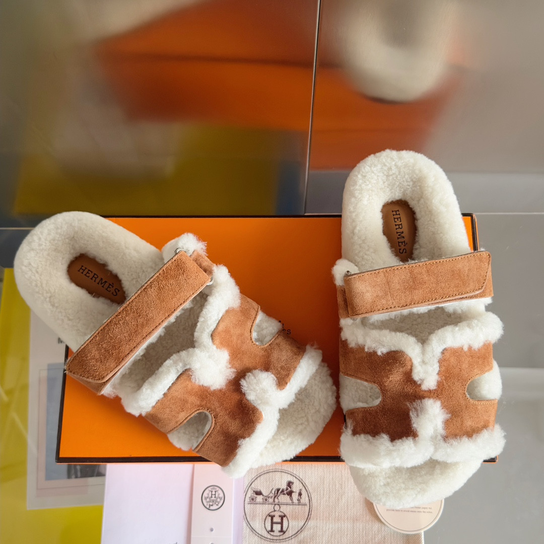 ua H**mes chypre sandal