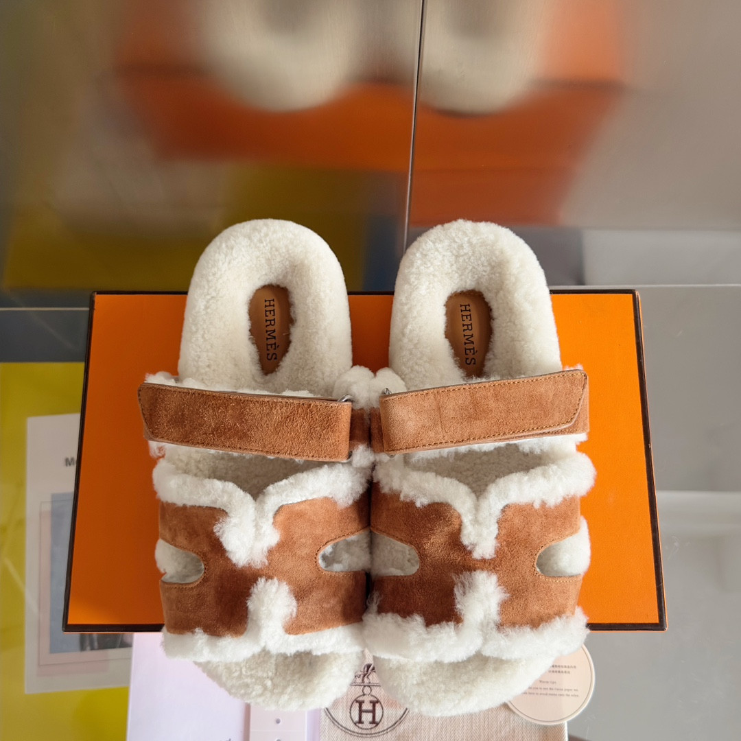 ua H**mes chypre sandal