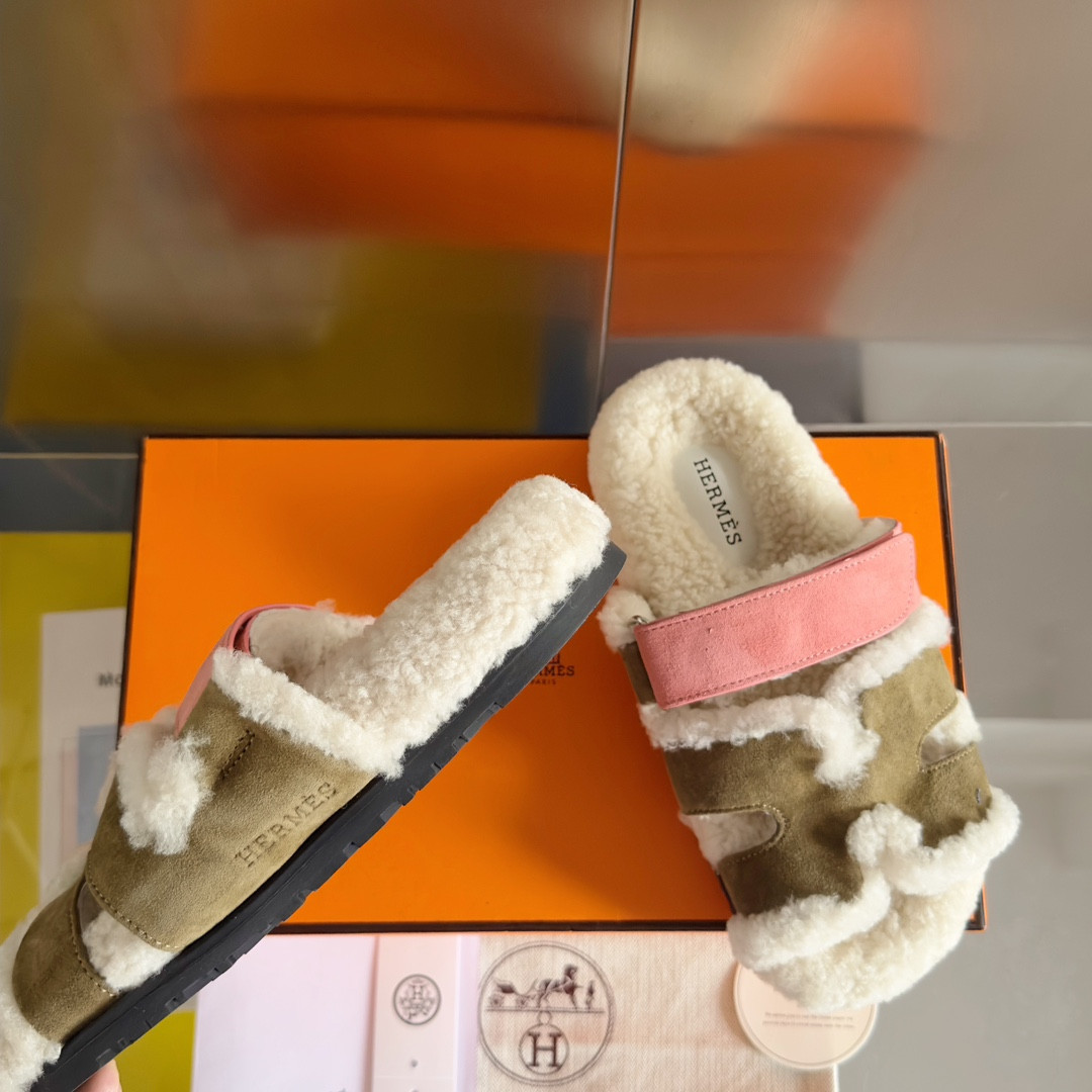 ua H**mes chypre sandal
