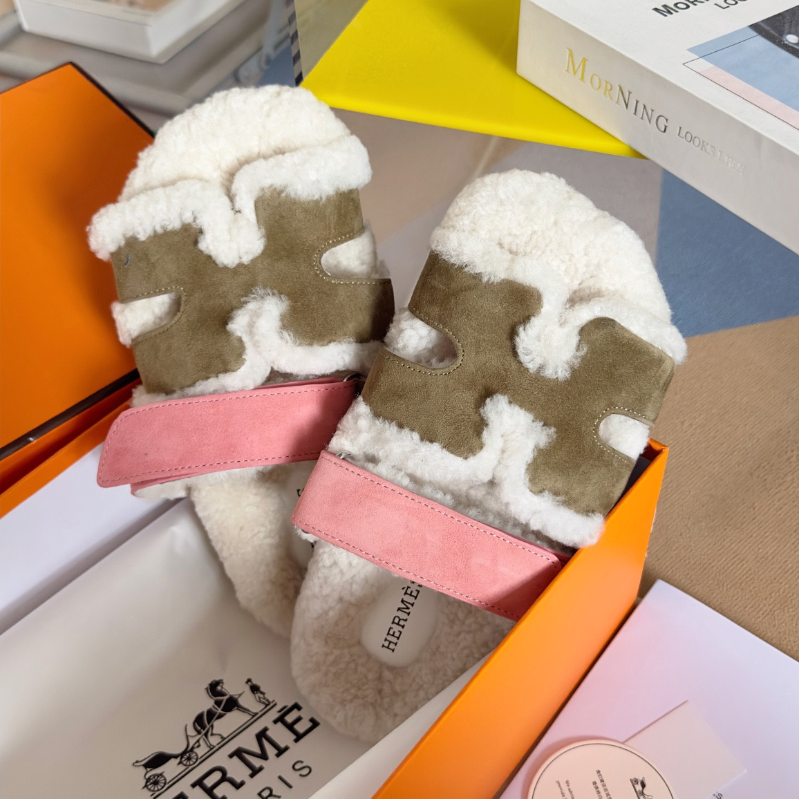 ua H**mes chypre sandal
