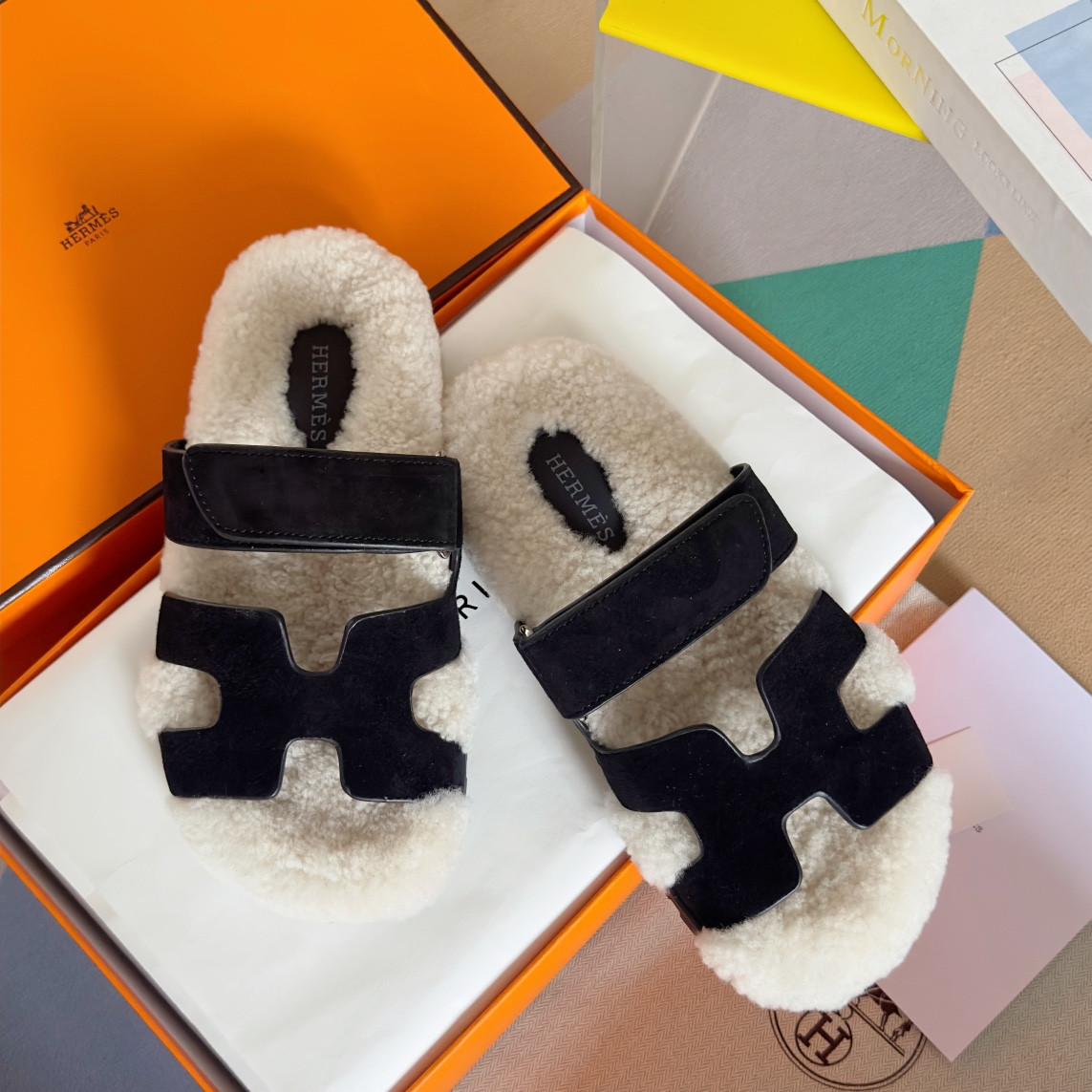 ua H**mes chypre sandal
