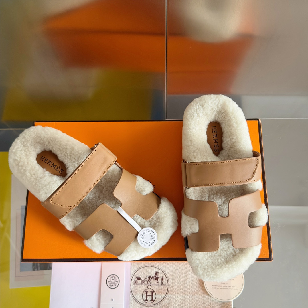 ua H**mes chypre sandal