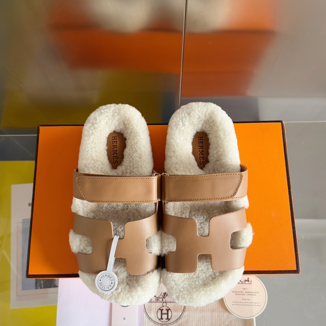ua H**mes chypre sandal
