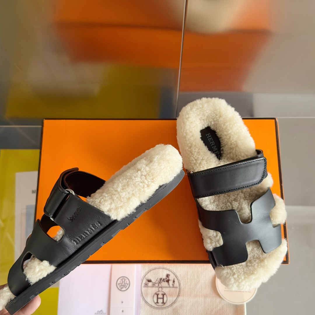 ua H**mes chypre sandal