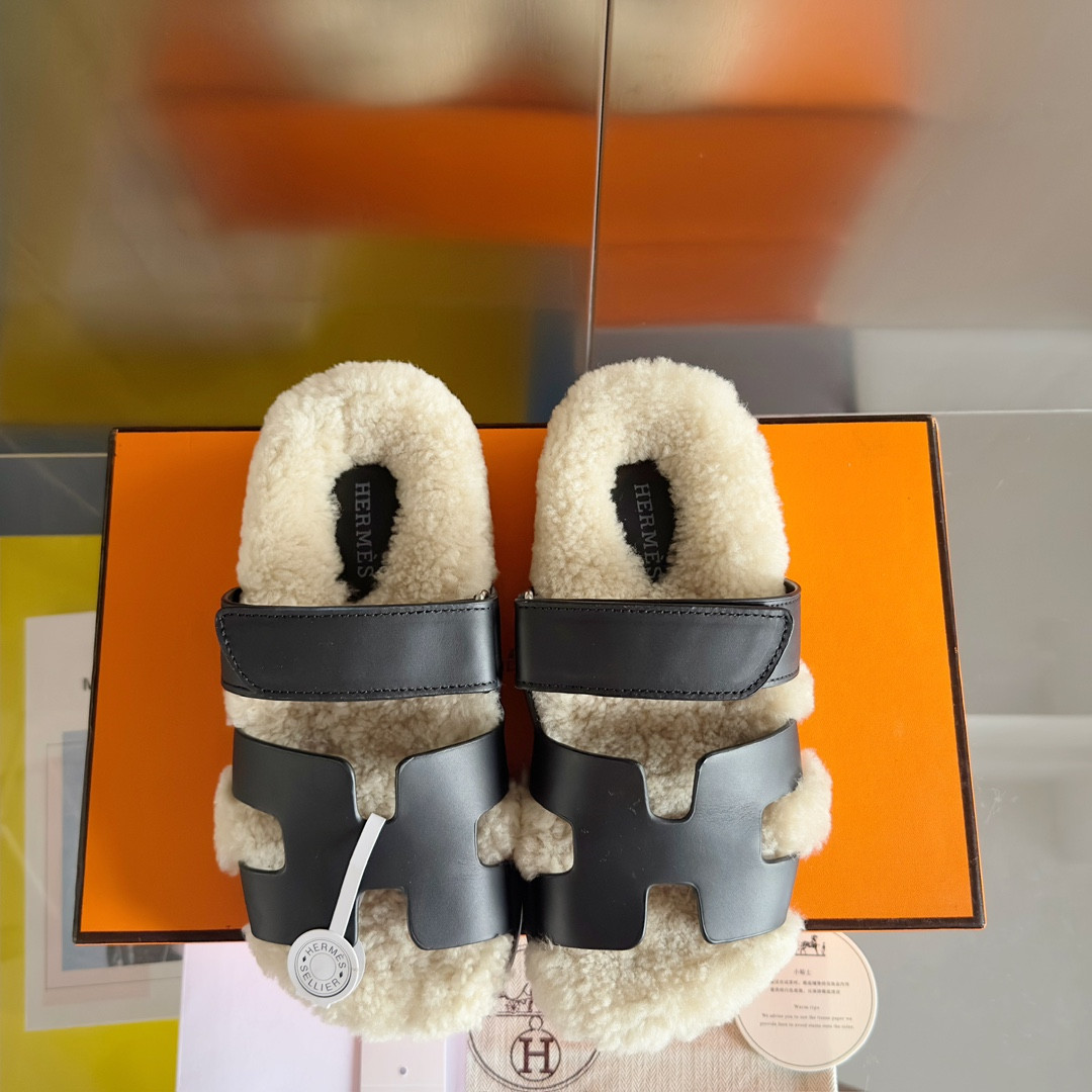 ua H**mes chypre sandal