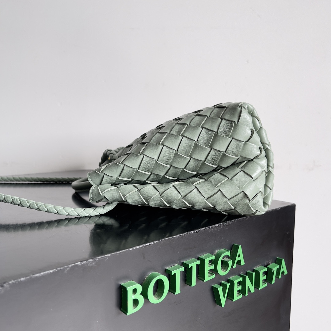 bo*te*ga Ve*ne*ta east-west andiamo 29x10x18cm