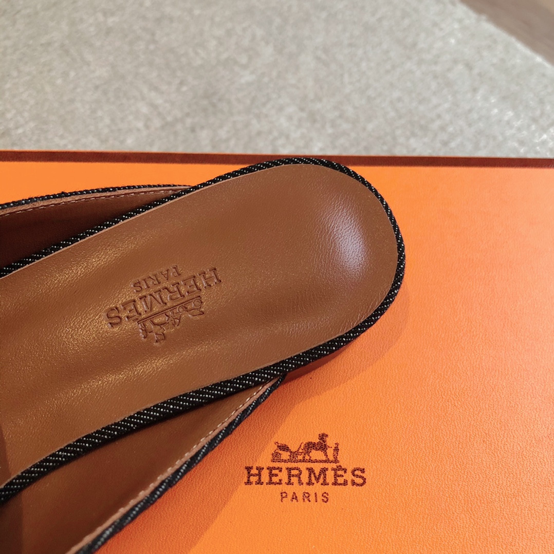 ua H**mes oz mule