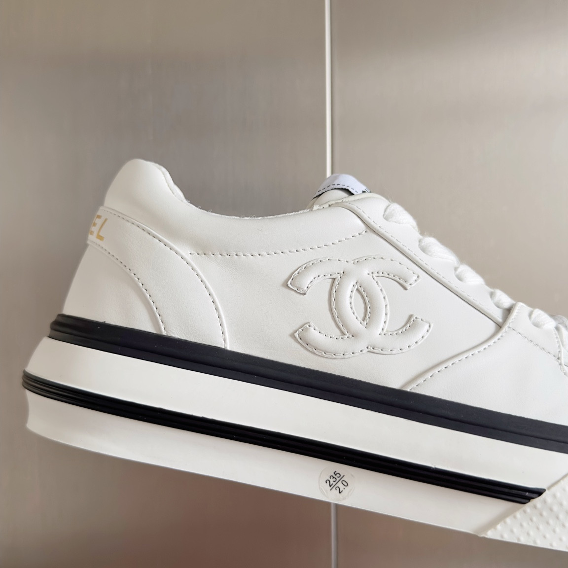 ua Ch*el sneaker