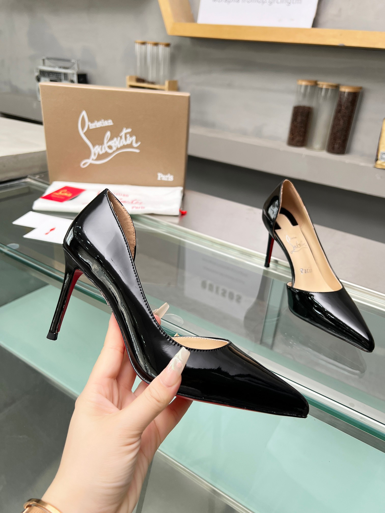 ua ch**an louboutin cl red-botT0m shoes