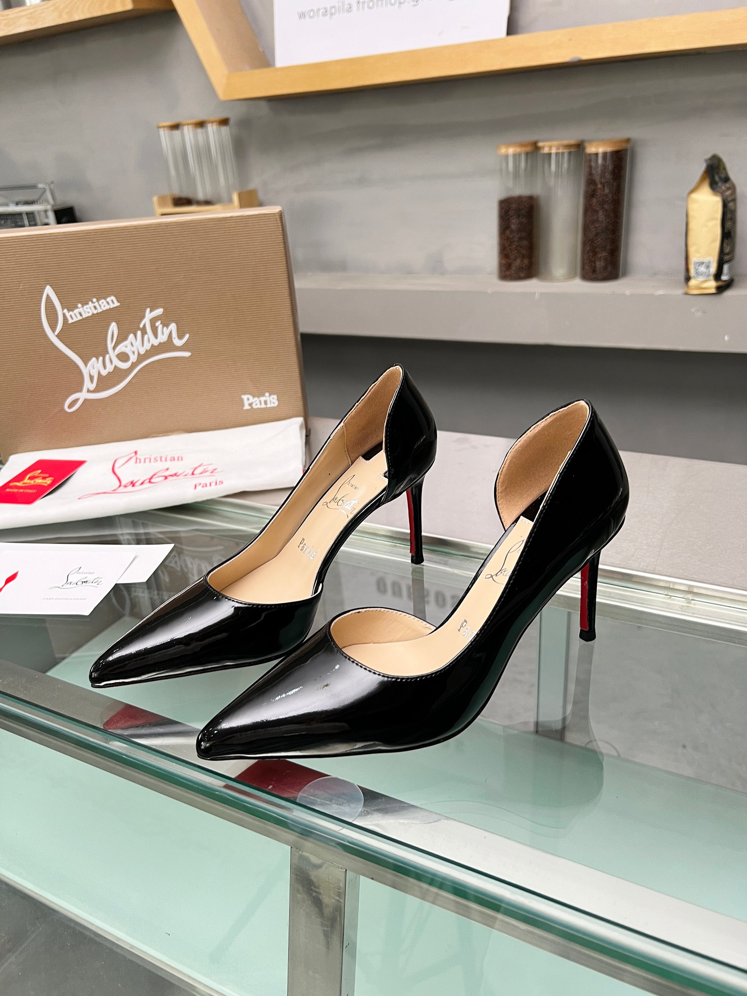 ua ch**an louboutin cl red-botT0m shoes