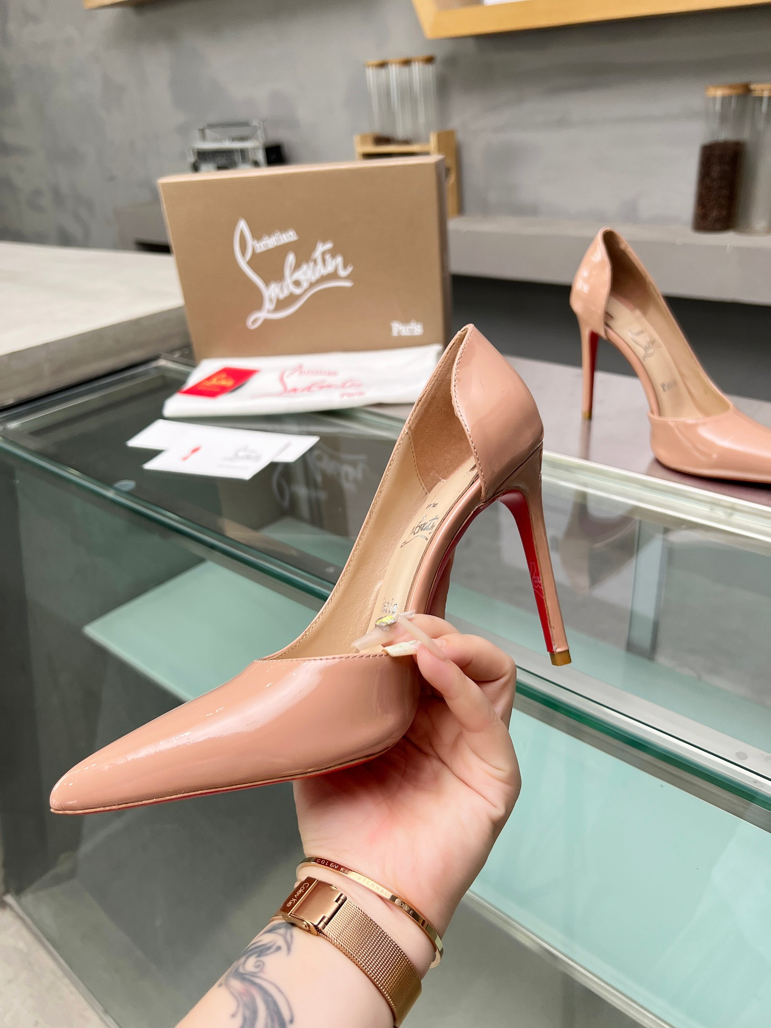 ua ch**an louboutin cl red-botT0m shoes