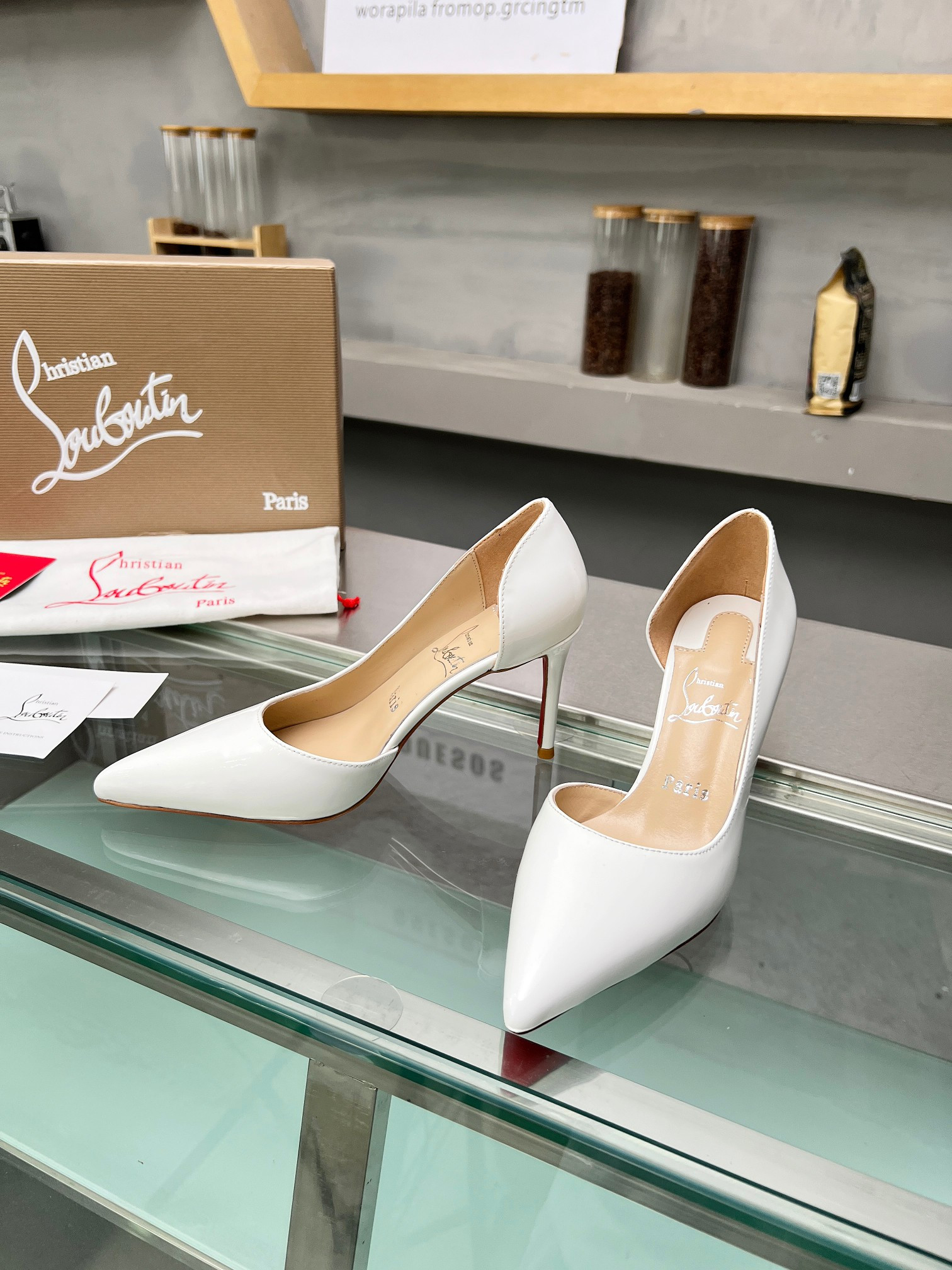 ua ch**an louboutin cl red-botT0m shoes